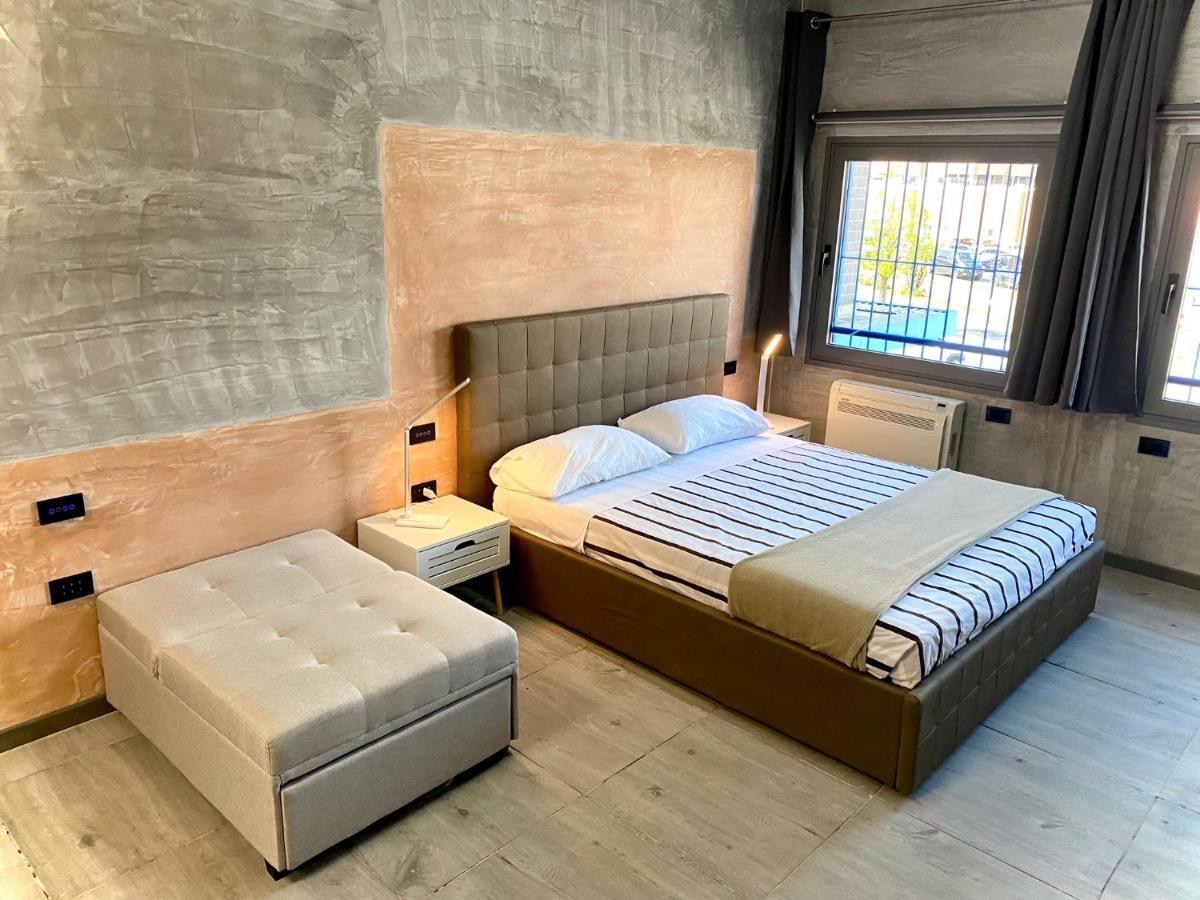Hotel Tech เบรมบาเต ภายนอก รูปภาพ